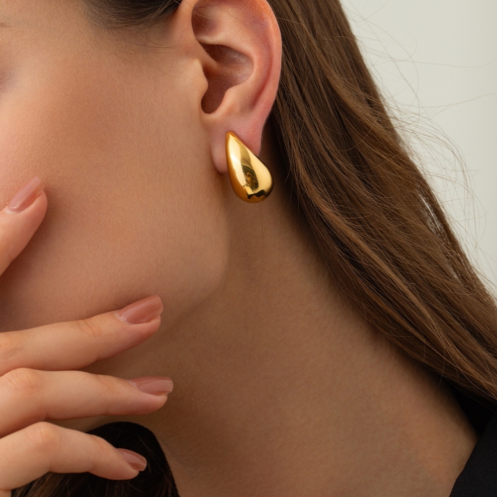 Elegant Gold Teardrop Earrings-